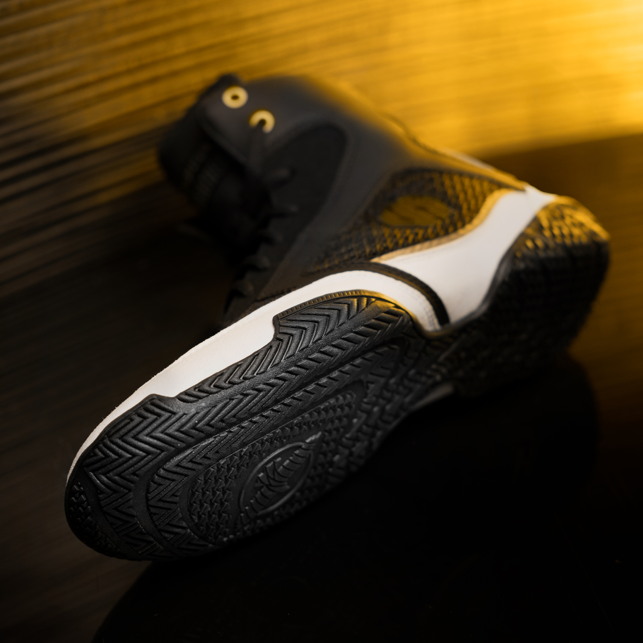 Hayabusa - Mayweather Champ Boxing Shoes Black-Gold - MWCHBS-BKGD