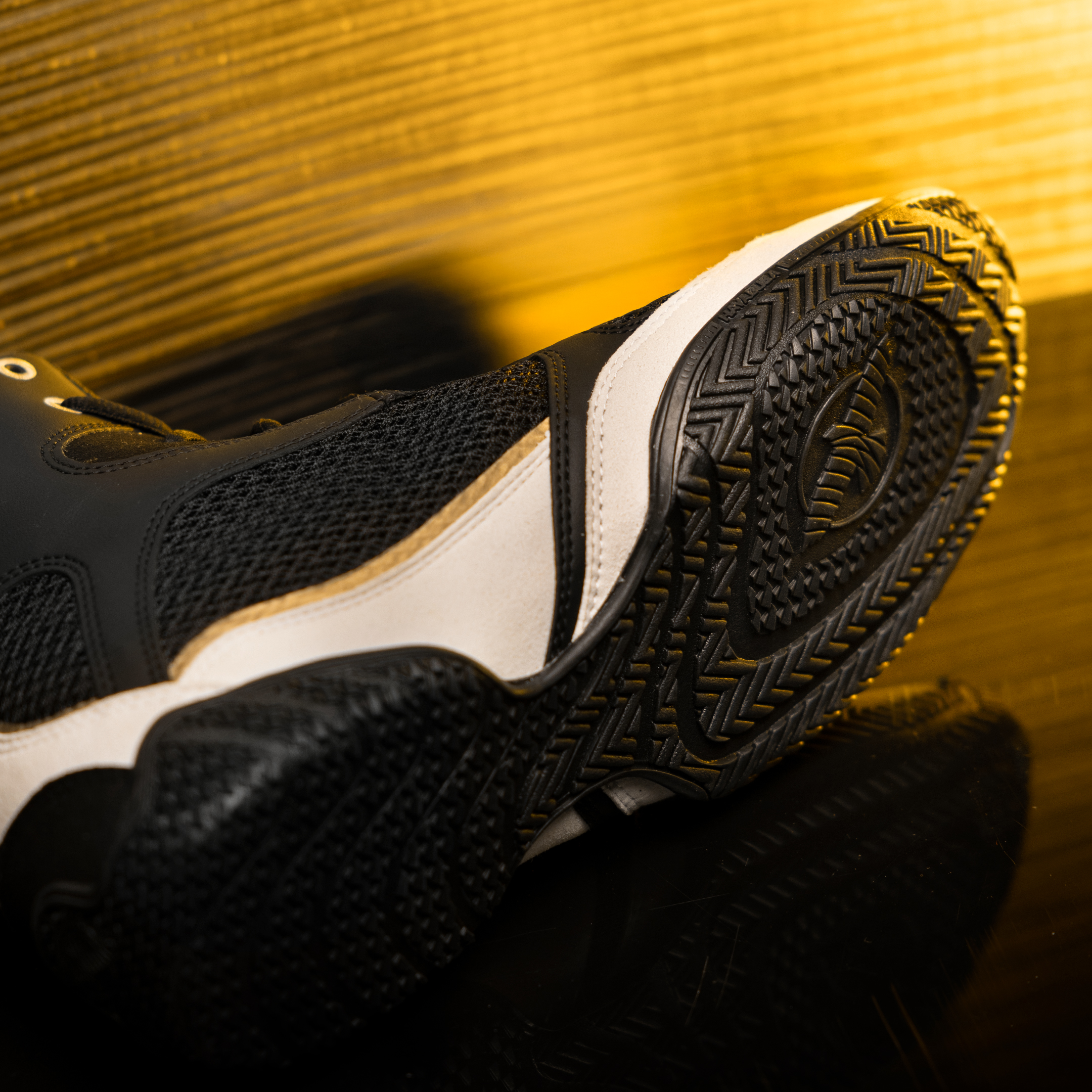 Hayabusa - Mayweather Champ Boxing Shoes Black-Gold - MWCHBS-BKGD